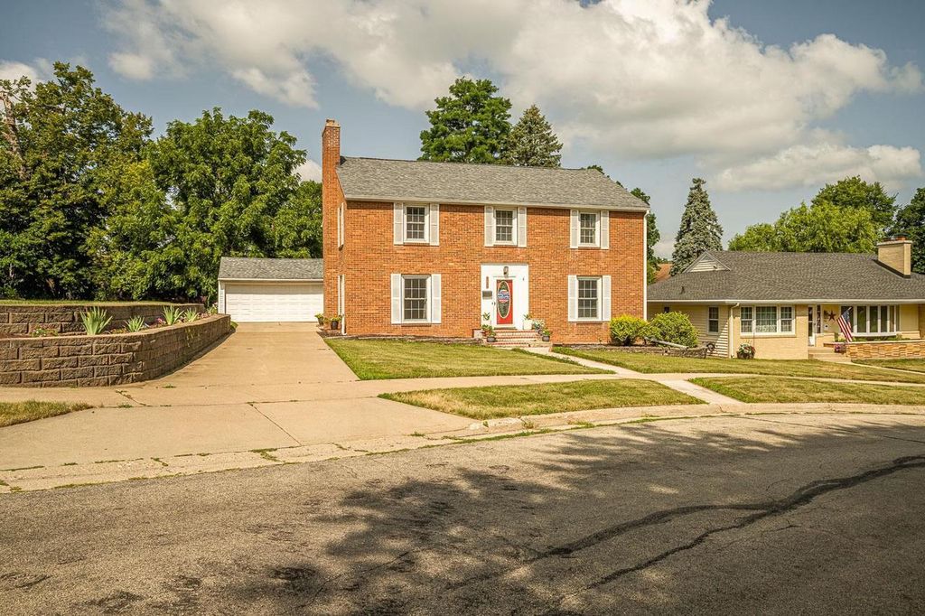 Photo of 725 14th AVENUE, Monroe, WI 53566 (MLS # 2028269)