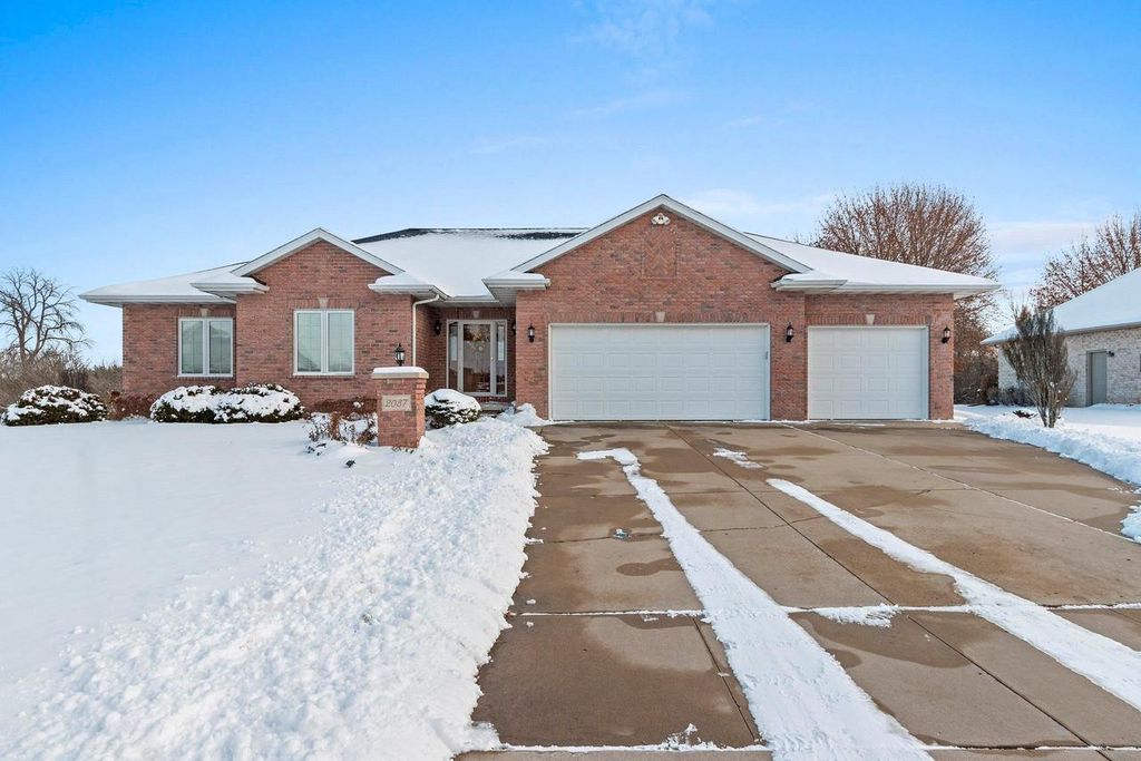Photo of 2087 Swanstone CIRCLE, De Pere, WI 54115 (MLS # 50316416)