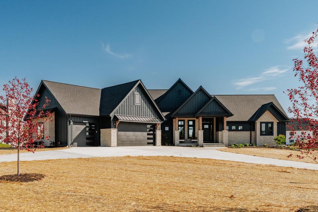 Photo of N61W27760 Alecen COURT, Sussex, WI 53089 (MLS # 1938079)