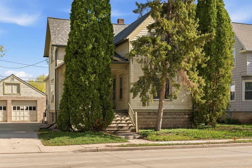 Photo of 129 E Johnson STREET, Fond Du Lac, WI 54935 (MLS # 50324232)