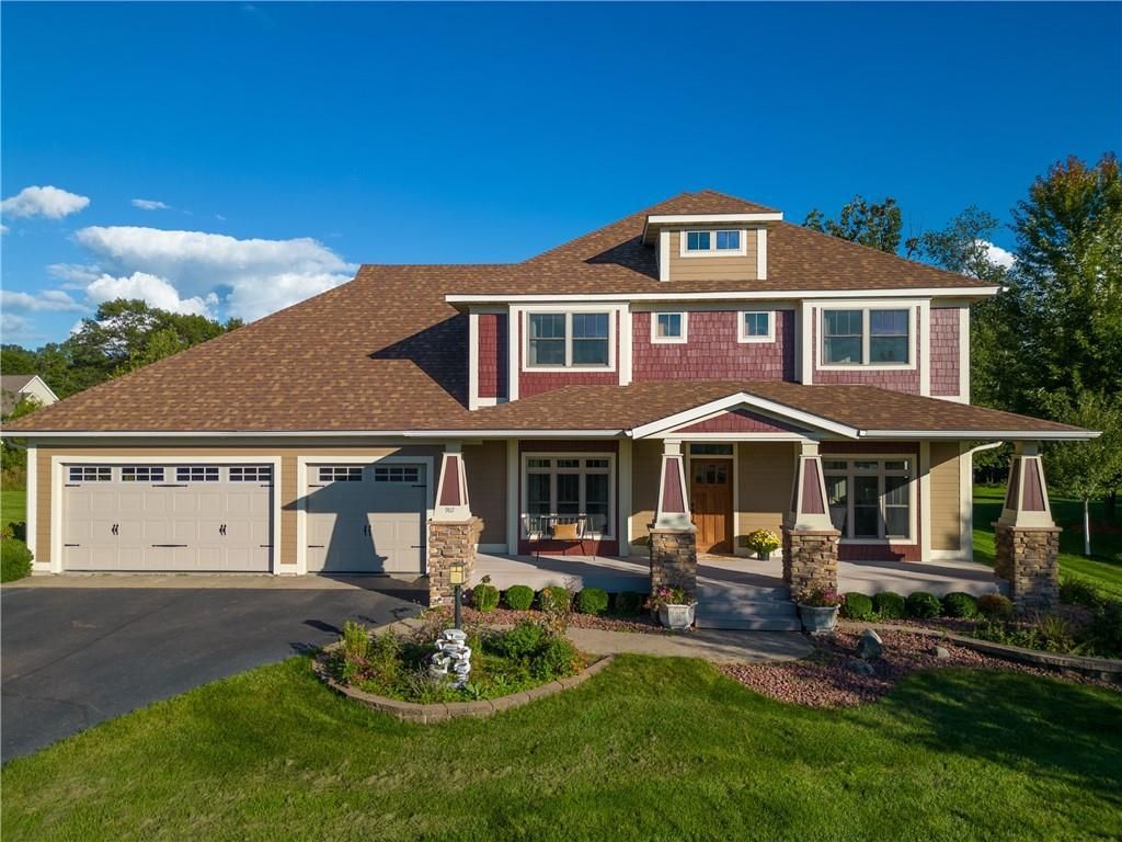 Photo of 907 Sandalwood DRIVE, Altoona, WI 54720 (MLS # 1595136)