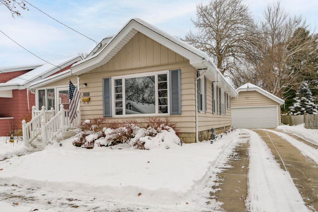 Photo of 1140 Motor AVENUE, Waukesha, WI 53188 (MLS # 1944847)