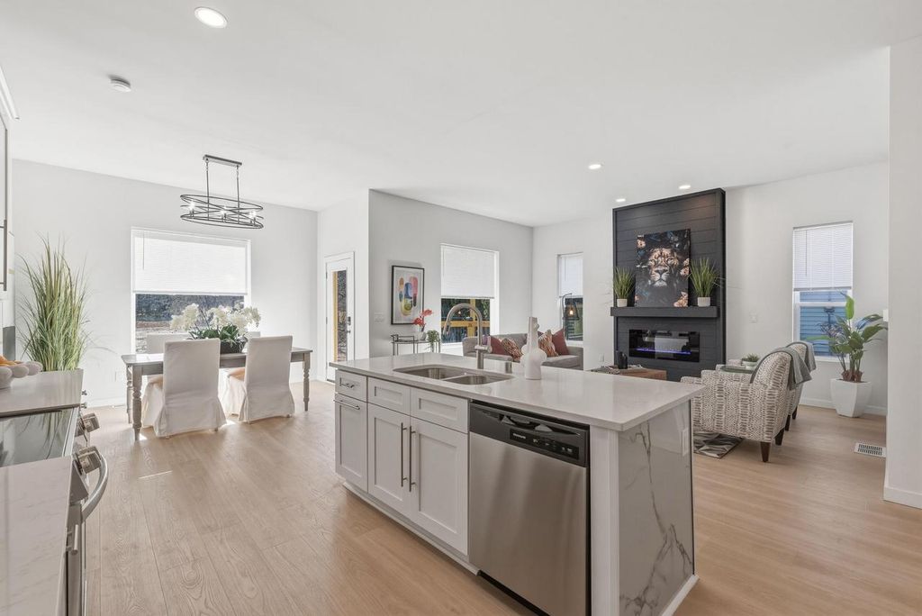 Photo of 4013 W Parkland AVENUE, Brown Deer, WI 53209 (MLS # 1950217)