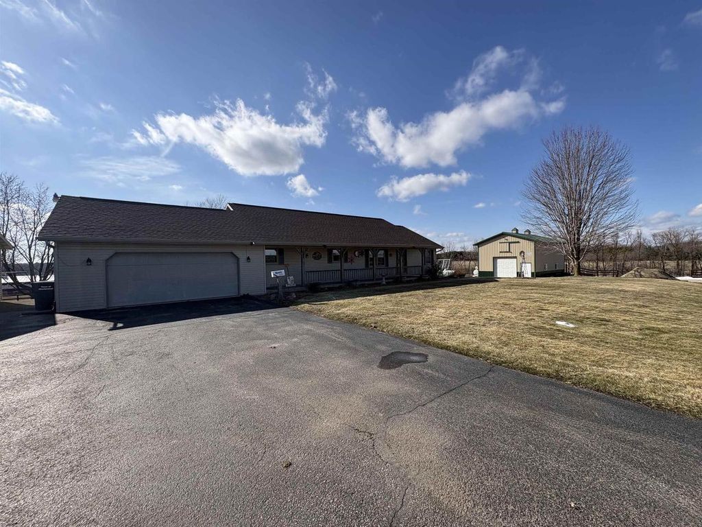 Photo of N4357 County Road T, Shawano, WI 54166 (MLS # 50322949)