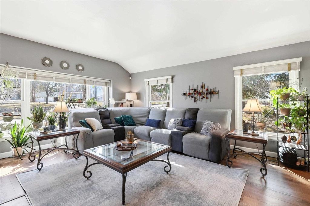 Photo of 2526 S Webster AVENUE, Green Bay, WI 54301 (MLS # 50322114)