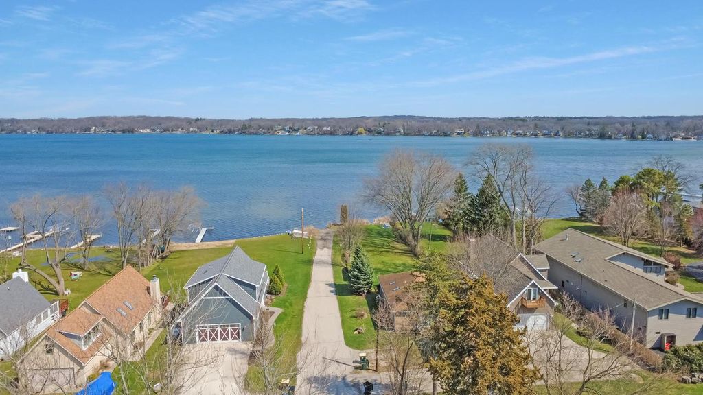 Photo of 1521 Skinner DRIVE, Twin Lakes, WI 53181 (MLS # 1957373)