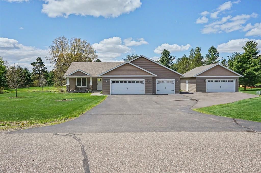 Photo of 6860 Willow Creek ROAD, Eau Claire, WI 54701 (MLS # 1599243)