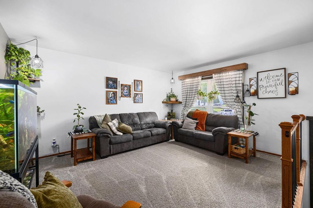 Photo of 517 11th AVENUE S AVENUE S, Onalaska, WI 54650 (MLS # 1962598)