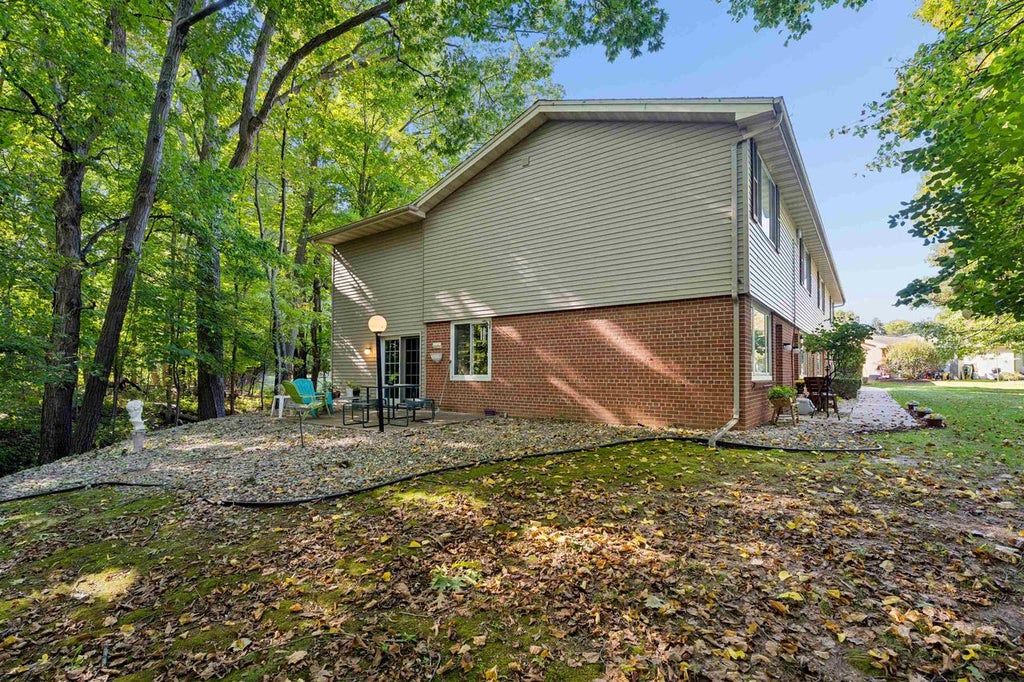 Photo of 1031 S West COURT #A, Appleton, WI 54915 (MLS # 50333406)