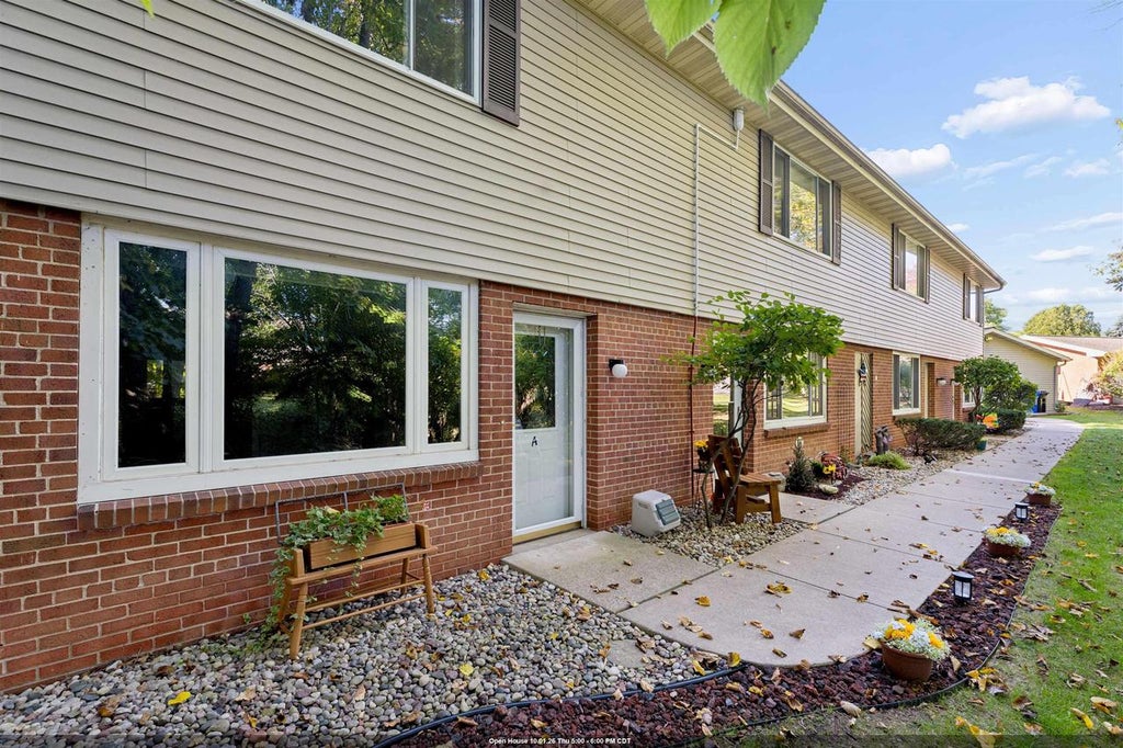 Photo of 1031 S West COURT #A, Appleton, WI 54915 (MLS # 50333406)