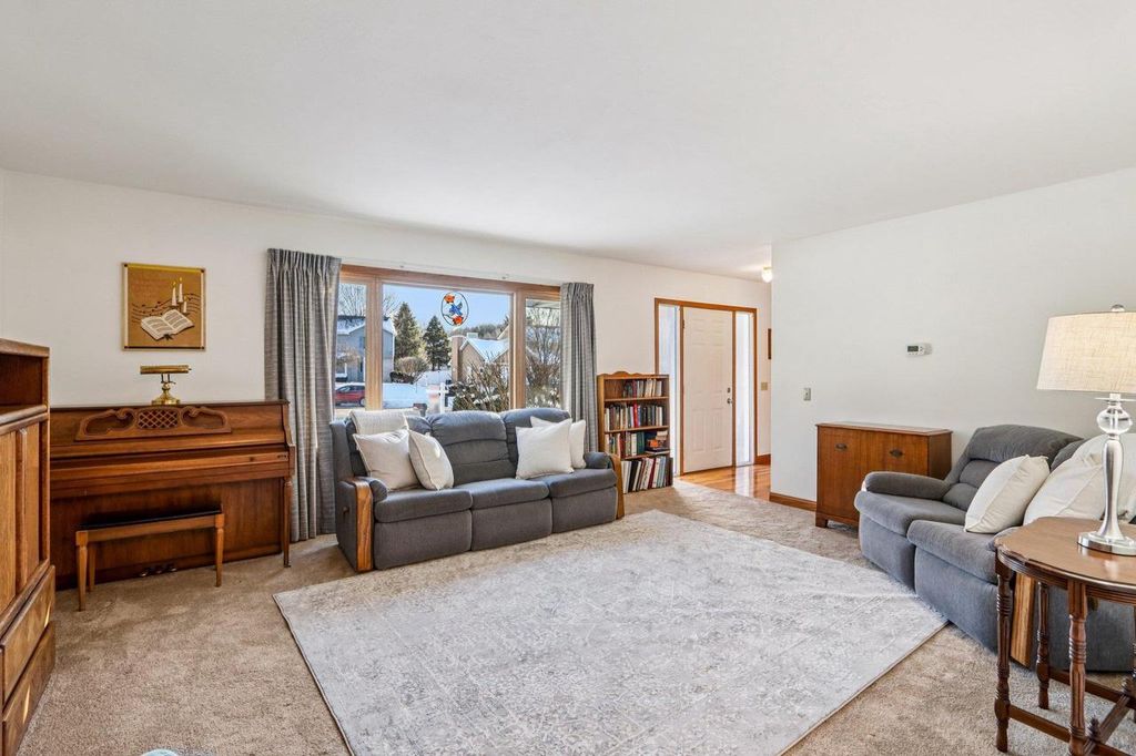 Photo of 1703 Cumberland COURT, Waunakee, WI 53597 (MLS # 2016438)