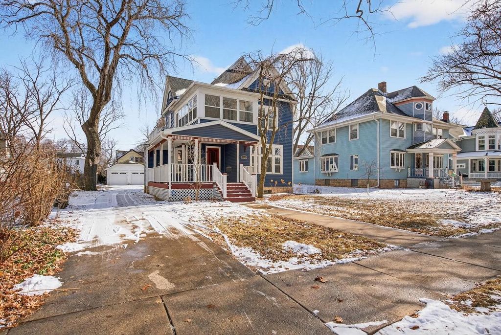 Photo of 625 S Quincy STREET, Green Bay, WI 54301 (MLS # 50321709)