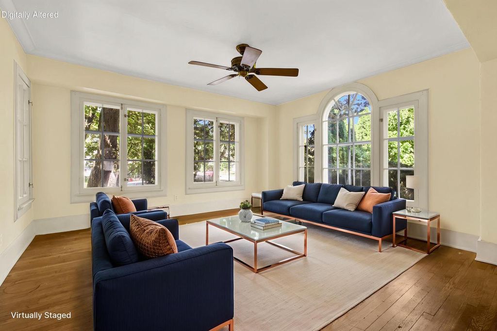 Photo of 3495 N Maryland AVENUE, Milwaukee, WI 53211 (MLS # 1971253)