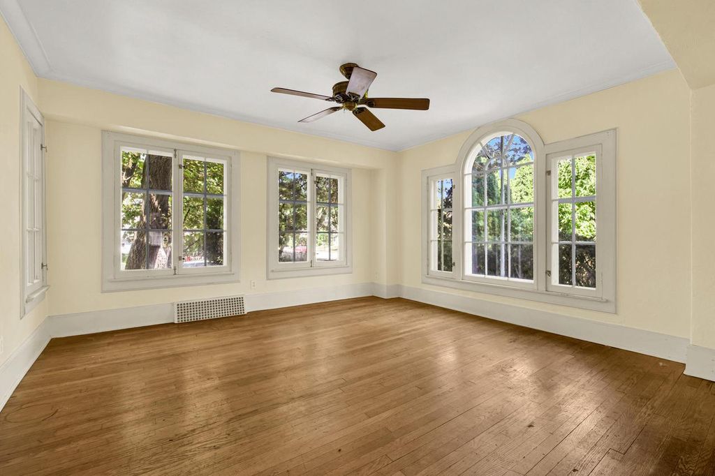 Photo of 3495 N Maryland AVENUE, Milwaukee, WI 53211 (MLS # 1971253)