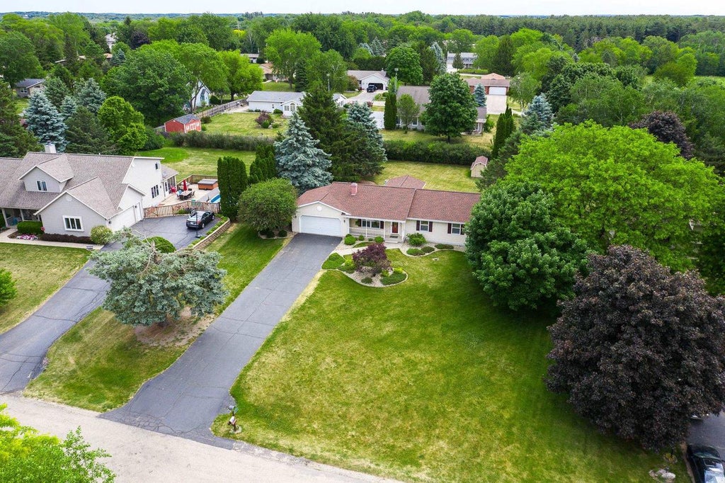 Photo of W6070 Thornapple LANE, Fort Atkinson, WI 53538 (MLS # 2025131)