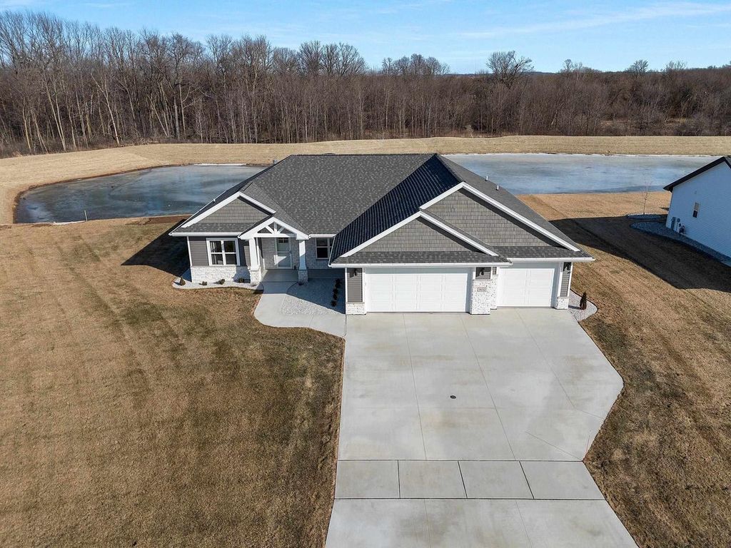 Photo of 1652 Torchwood TRAIL, De Pere, WI 54115 (MLS # 50321774)