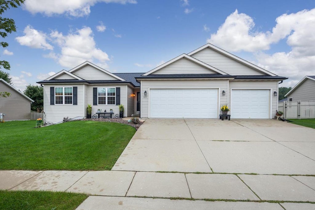 Photo of 867 Hain ROAD, Edgerton, WI 53534 (MLS # 2032100)