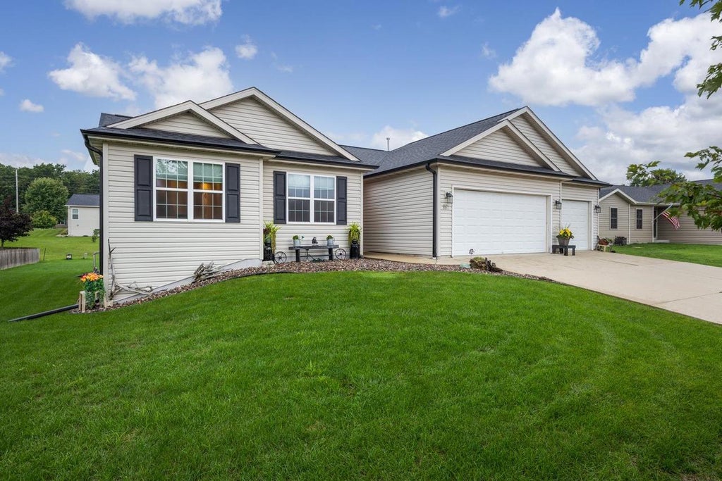 Photo of 867 Hain ROAD, Edgerton, WI 53534 (MLS # 2032100)