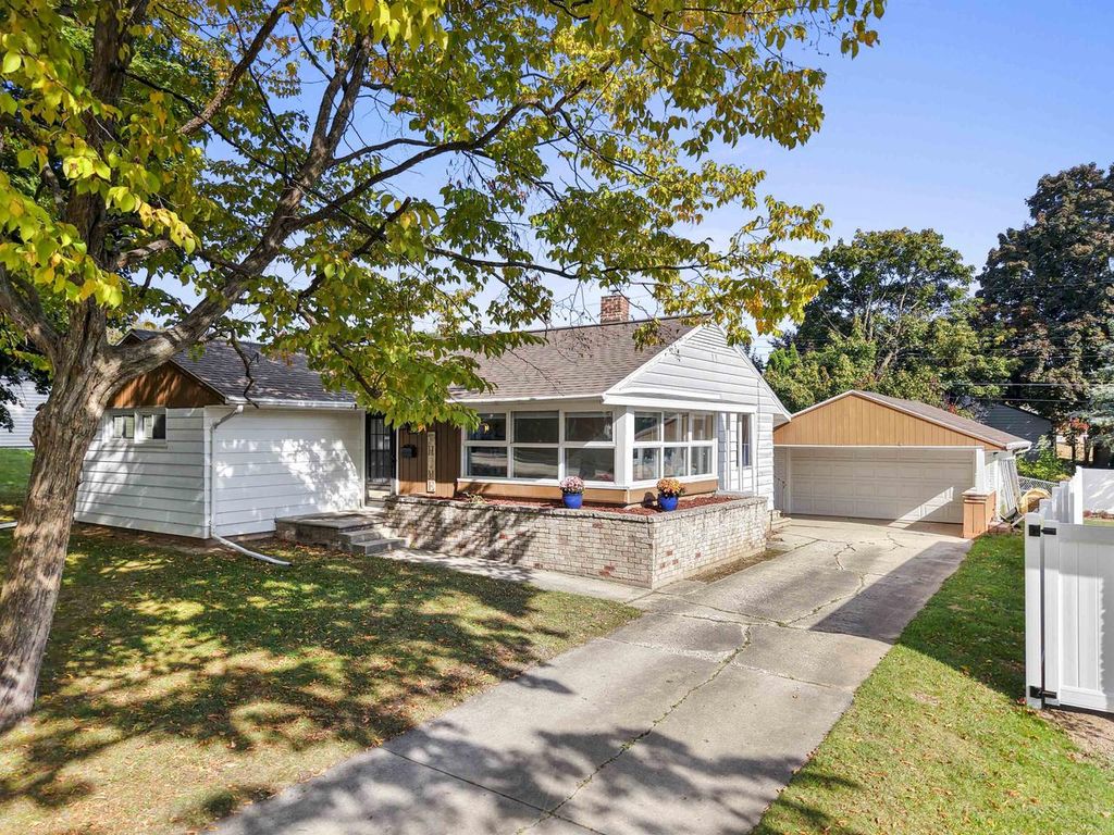 Photo of 1286 7th STREET, Green Bay, WI 54304 (MLS # 50317189)
