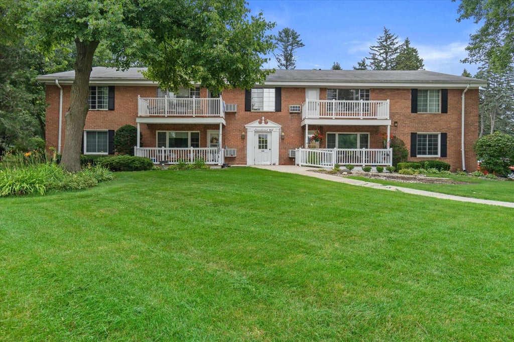 Photo of 162 Heidel ROAD #3, Thiensville, WI 53092 (MLS # 1975080)
