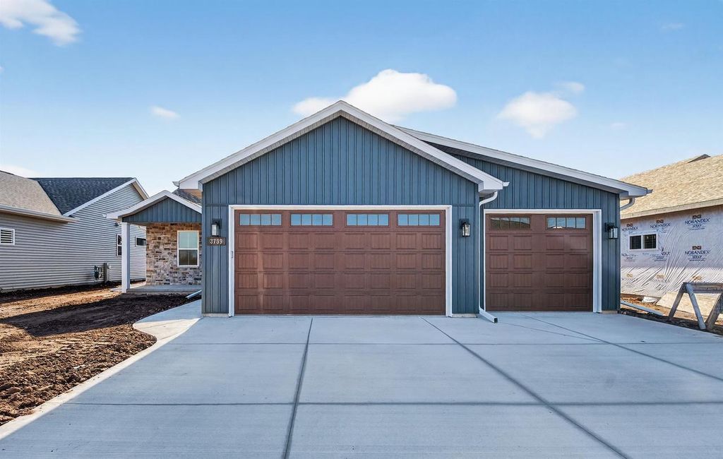 Photo of 3759 E Callalilly LANE, Appleton, WI 54913 (MLS # 50316477)