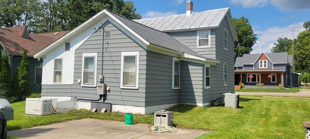 Photo of 633 5th AVENUE, Baraboo, WI 53913 (MLS # 2031812)