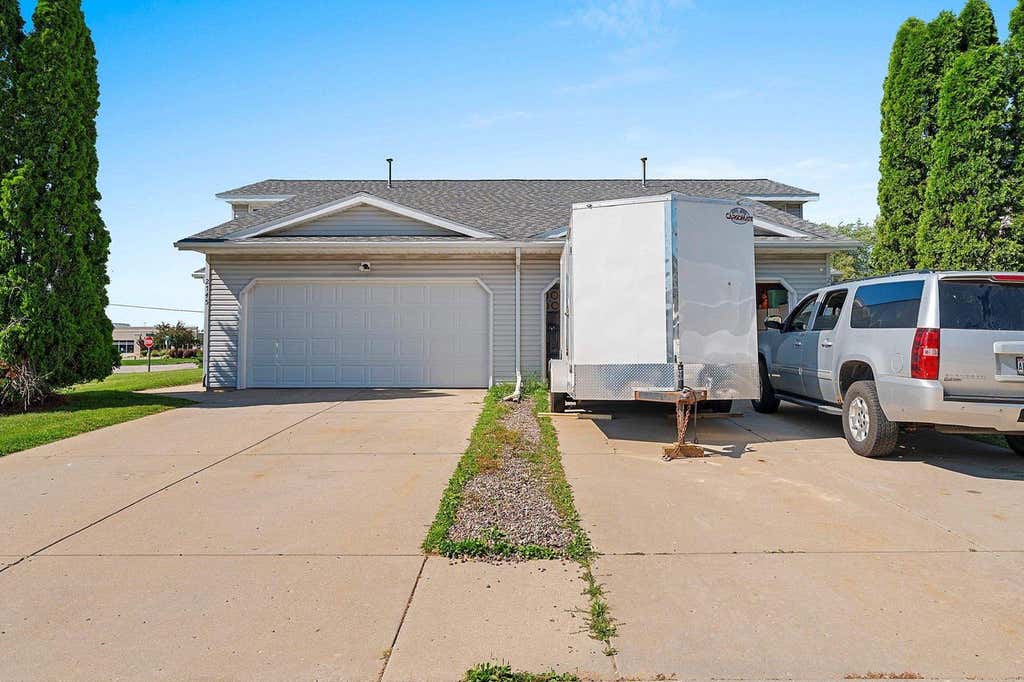 Photo of 2745 Monaco DRIVE, Green Bay, WI 54311 (MLS # 50329309)