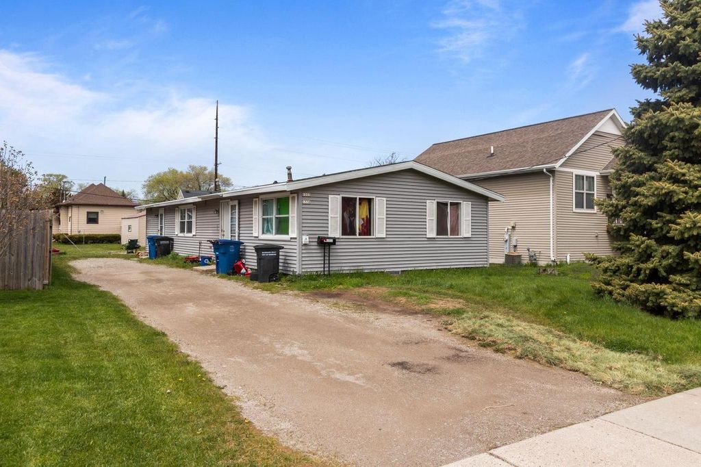 Photo of 1331 Broad STREET, Oshkosh, WI 54901 (MLS # 50325504)