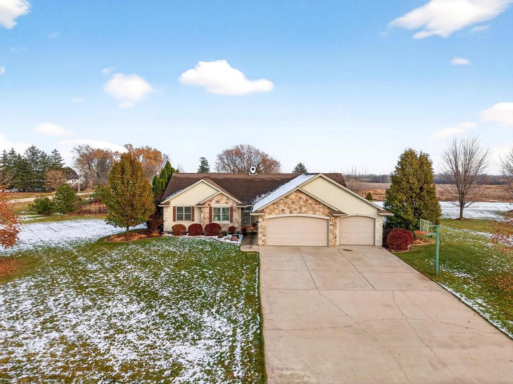 Photo of 8094 Coleman Ridge ROAD, Neenah, WI 54956 (MLS # 50318517)