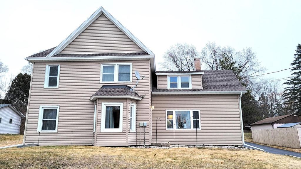 Photo of 1909 Salisbury ROAD #1911, West Bend, WI 53090 (MLS # 1953707)