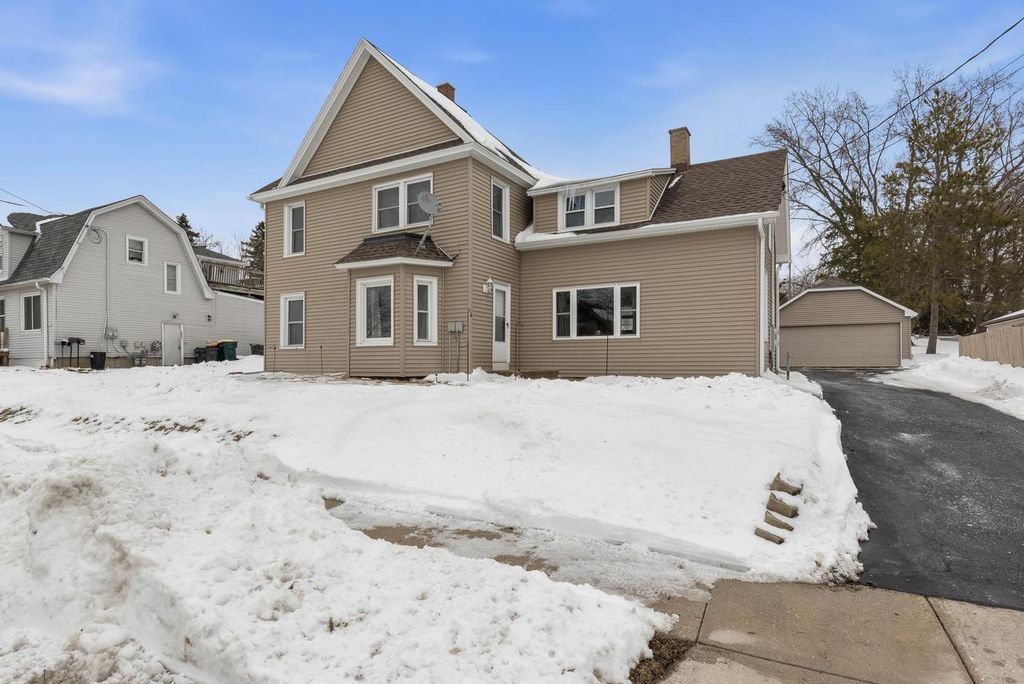 Photo of 1909/1911 Salisbury ROAD, West Bend, WI 53090 (MLS # 1953707)