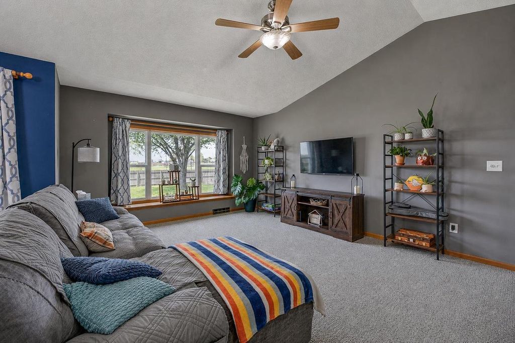 Photo of 195 S 6th STREET, Evansville, WI 53536 (MLS # 2022062)