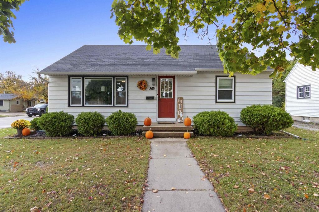 Photo of 855 Depere STREET, Menasha, WI 54952 (MLS # 50317165)