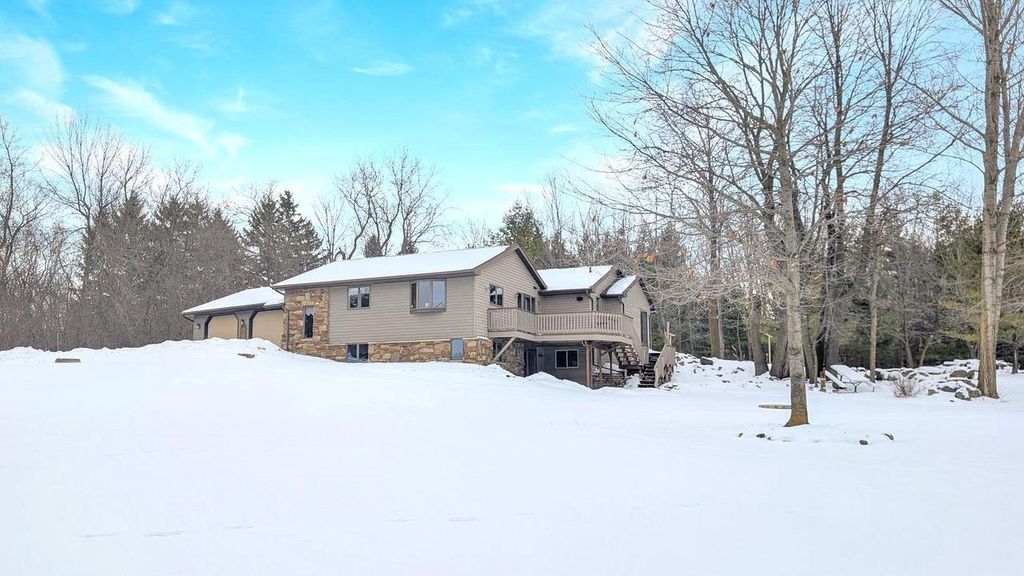 Photo of N6439 Lakeshore DRIVE, Hilbert, WI 54129 (MLS # 50320947)
