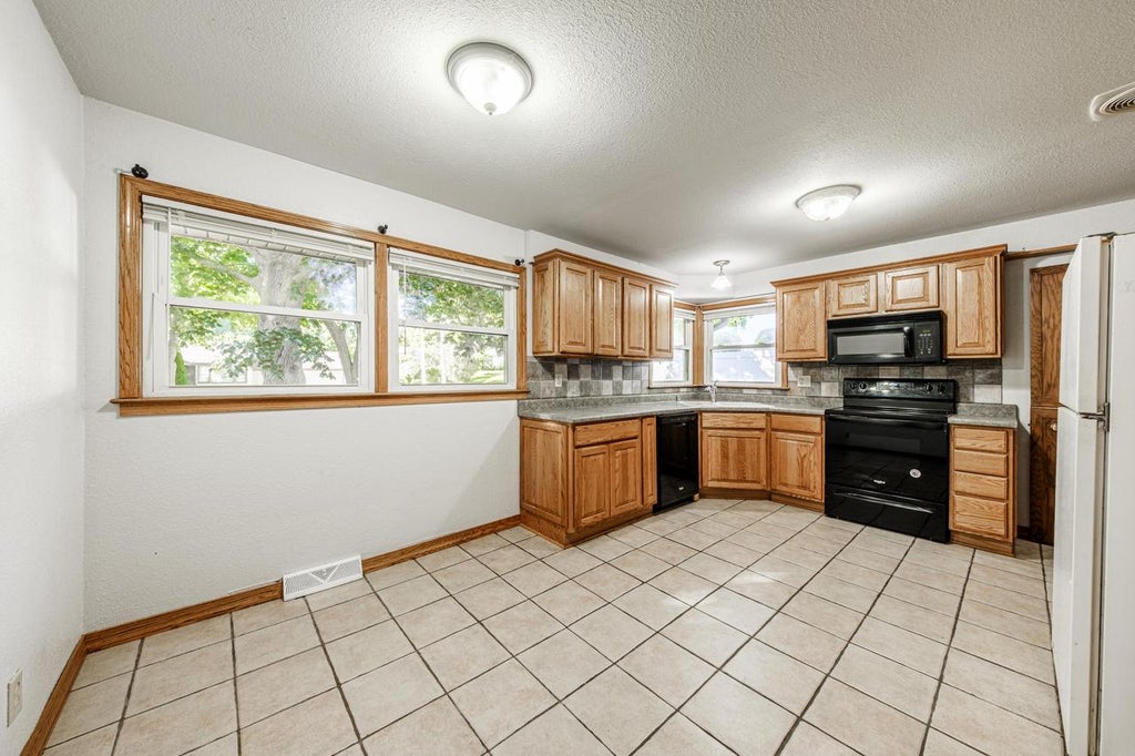 Photo of 4214 W Portage STREET, Milwaukee, WI 53209 (MLS # 1983821)