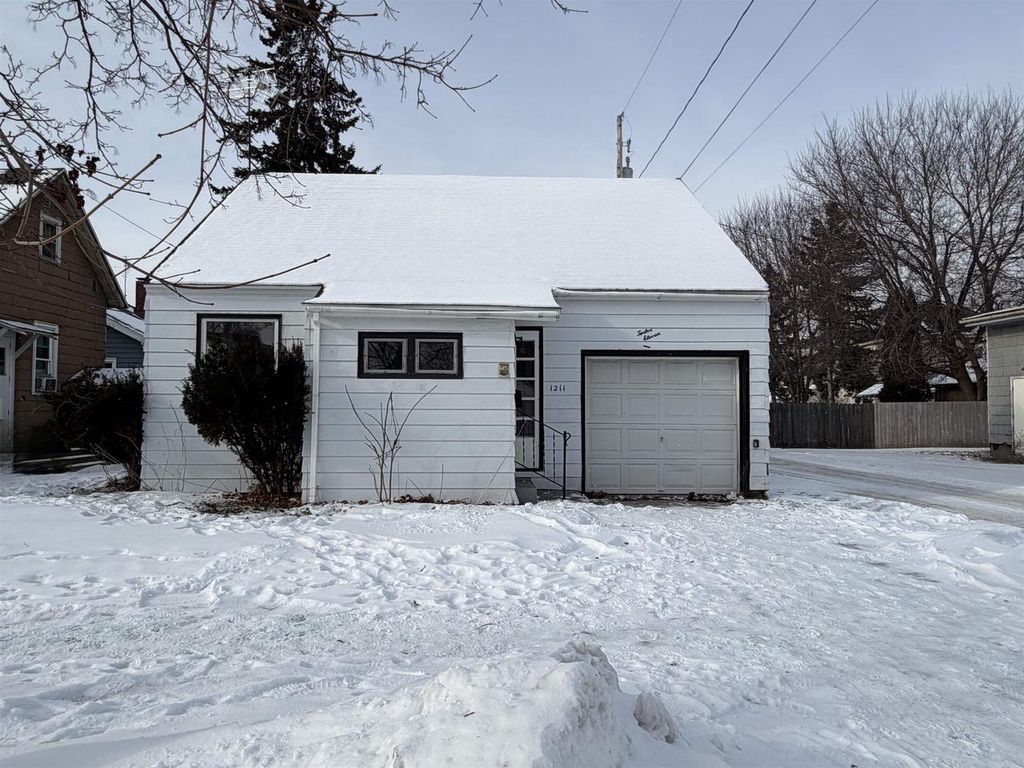 Photo of 1211 Wells STREET, Marinette, WI 54143 (MLS # 50320723)