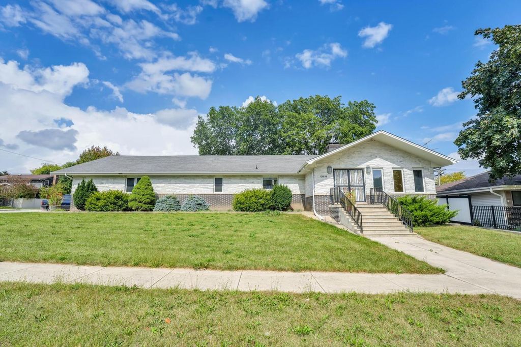 Photo of 4820 71st STREET, Kenosha, WI 53142 (MLS # 1936333)