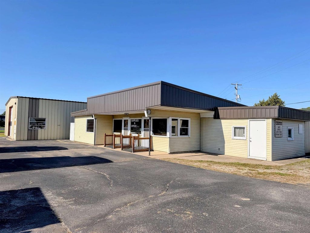 Photo of 1834 S Marquette ROAD, Prairie Du Chien, WI 53821 (MLS # 2033669)