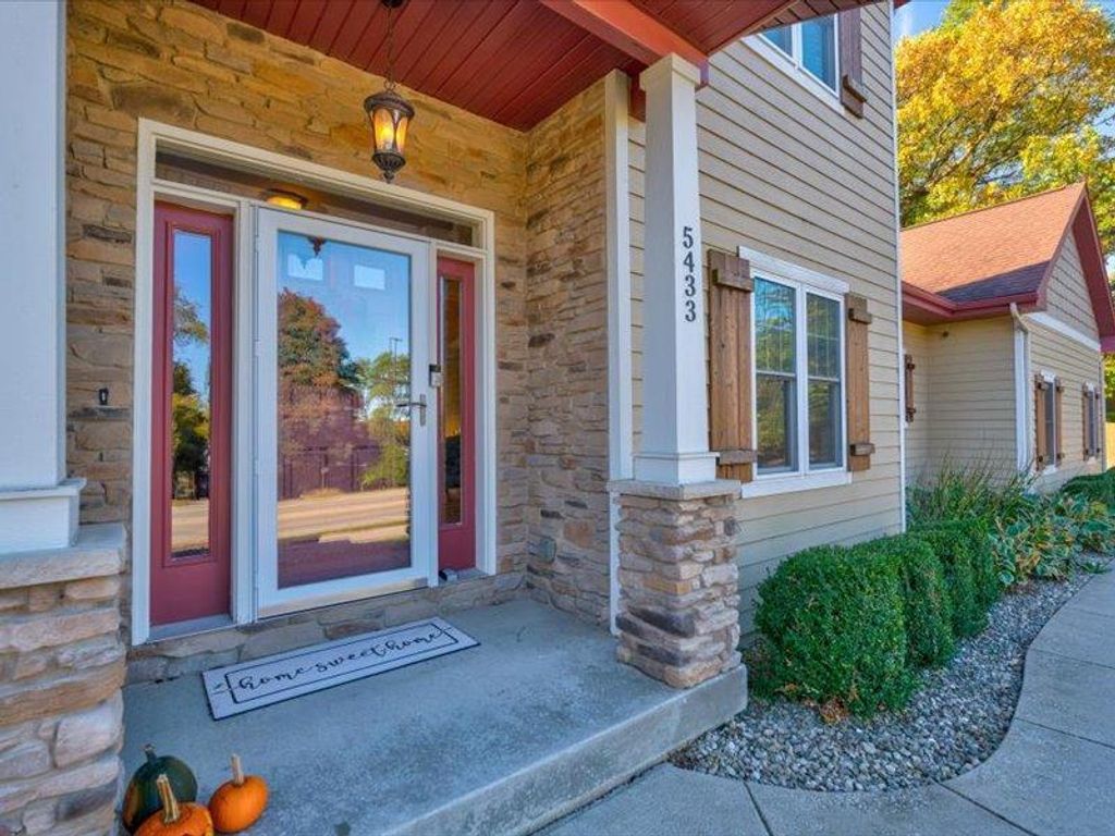 Photo of 5433 Lacy ROAD, Fitchburg, WI 53711 (MLS # 2011422)