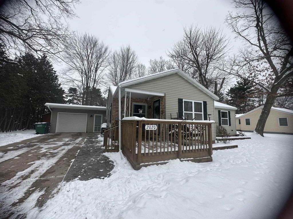 Photo of 2020 Carey STREET, Wisconsin Rapids, WI 54495 (MLS # 22505690)