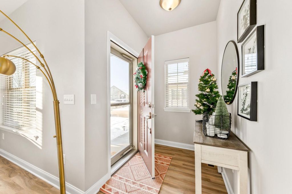 Photo of 1045 Ann Marie WAY, Oconomowoc, WI 53066 (MLS # 1945526)