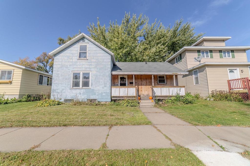 Photo of 310 N Maple AVENUE, Marshfield, WI 54449 (MLS # 22504751)