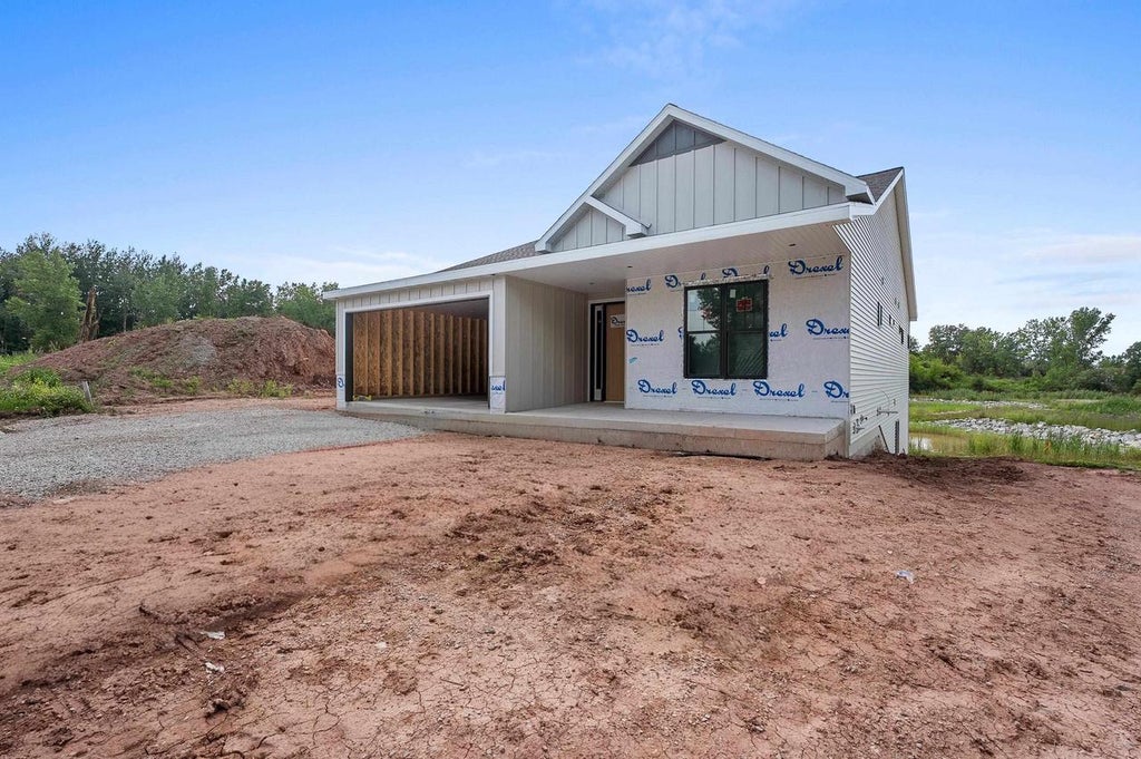 Photo of 475 Breccia WAY, Green Bay, WI 54311 (MLS # 50328413)