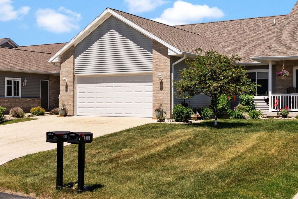 Photo of 309 Pebble Brook LANE, Lodi, WI 53555 (MLS # 2025074)