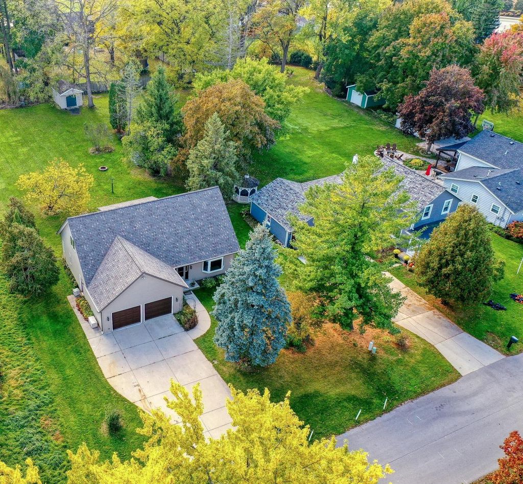 Photo of 813 High STREET, Oconomowoc, WI 53066 (MLS # 1945798)