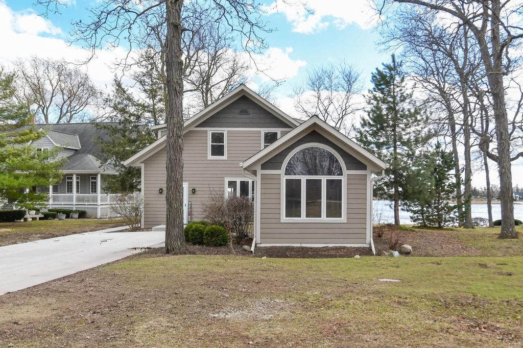 Photo of S106W20597 N Shore DRIVE, Muskego, WI 53150 (MLS # 1954030)