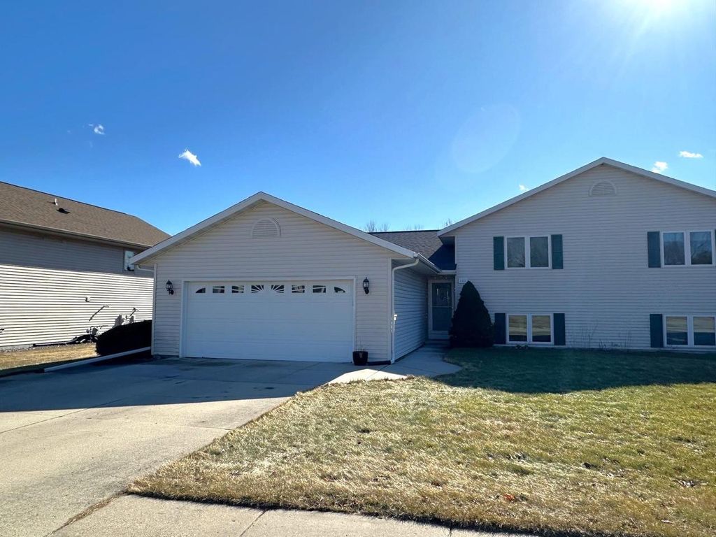 Photo of 109 Jennifer LANE, Fall River, WI 53932 (MLS # 2016769)