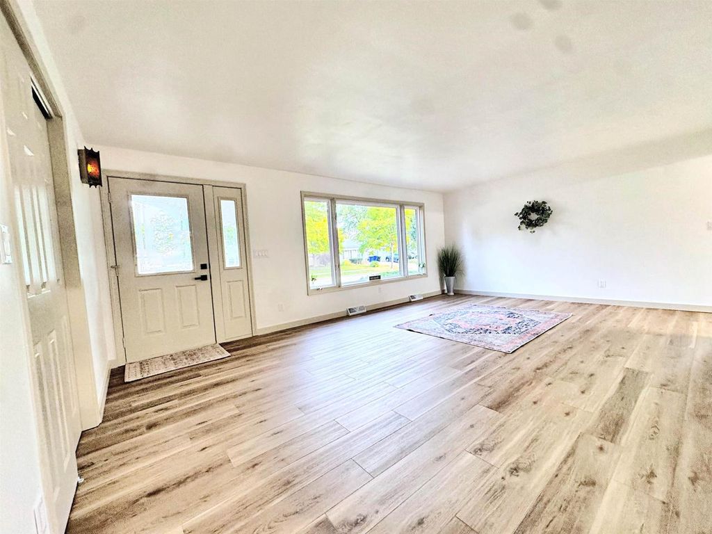 Photo of 2317 N Bay STREET, Appleton, WI 54911 (MLS # 50316616)