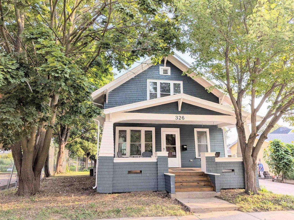 Photo of 326 E Summer STREET, Appleton, WI 54911 (MLS # 50331312)