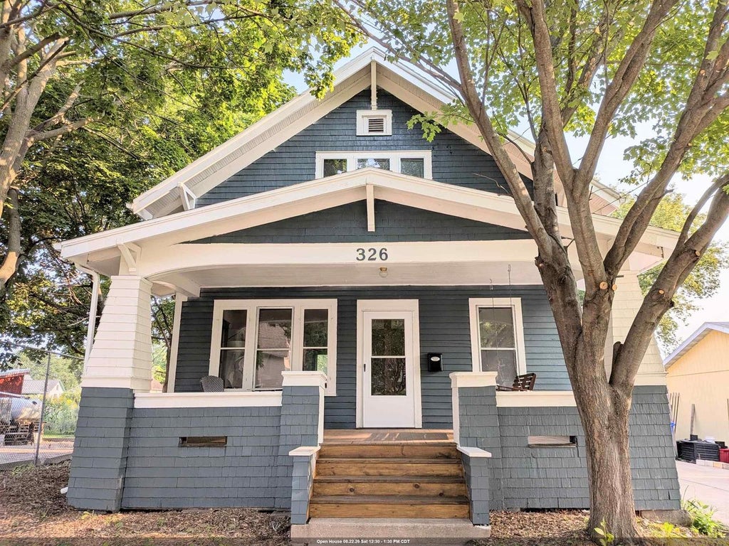 Photo of 326 E Summer STREET, Appleton, WI 54911 (MLS # 50331312)
